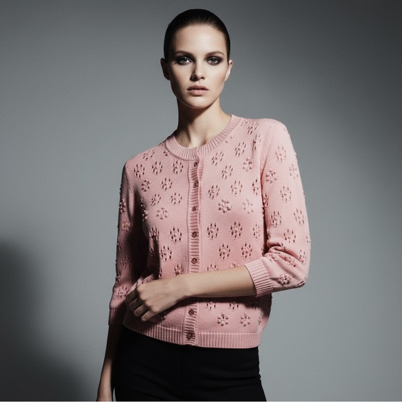 VALENTINO Made in Italy Knit Cardigan 🌸
Size: L
Color: Soft Pink - Picture 2 of 10